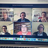 Menschen in einem Online-Meeting